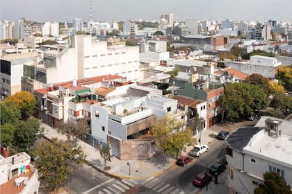 Vista aérea de la esquina de Villa Ortúzar.