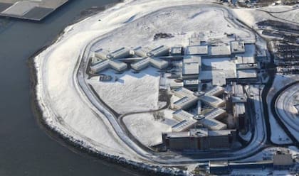 Vista aérea de la Isla de la Tortura, la cárcel de Rikers (Crédito: AFP)