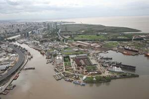 Vista aérea de la Isla de Marchi donde se creará el polo audiovisual