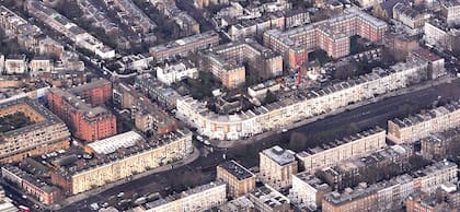 Vista aérea de la manzana donde se ubica la mansión en la que vivió Freddie Mercury
