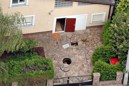 Vista aérea de la propiedad de Strasshof (Austria) donde permaneció secuestrada la niña Natascha Kampusch, escondida en un diminuto recinto subterráneo construido debajo de un garaje