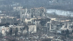 Vista aérea de las destrucciones en la ciudad de Bakhmut el 27 de febrero de 2023. 