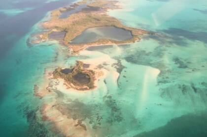 Vista aérea de Los Roques desde el avión