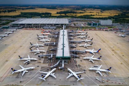 Vista aérea del aeropuerto de Stansted, condado de Essex, en las afueras de Londres, donde perdió la vida la asistente de vuelo Greta Dyrmishi