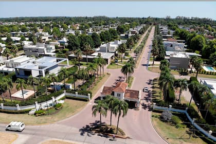 Vista aérea del Barrio Miraflores donde está aislado Messi en las afueras de Rosario
