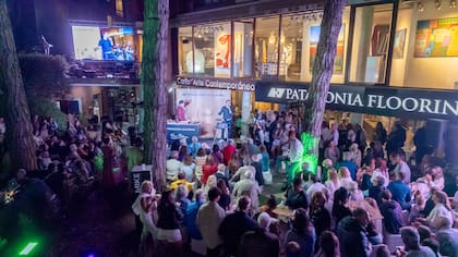 Vista aérea del evento mientras cocinaba Francis.