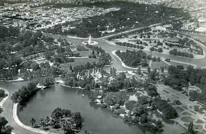 Vista aérea del Pabellón y su entorno, hacia 1920