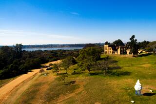 La ciudad de las termas y el castillo que inspiró a Saint-Exupéry