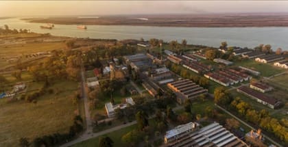 Vista aérea del predio de Fabricaciones Militares "Fray Luis Beltrán", que a partir de ahora es una "zona militar"