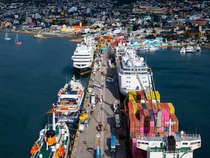 Vista aérea del Puerto de Ushuaia, Tierra del Fuego