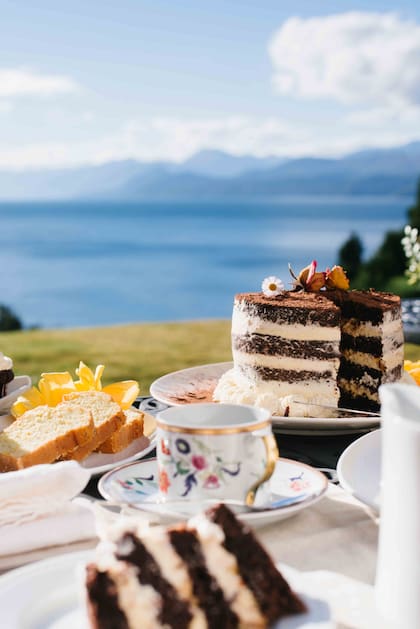 Vista al Nahuel Huapi en el restaurante Avellana del hotel Beluno, Bariloche.