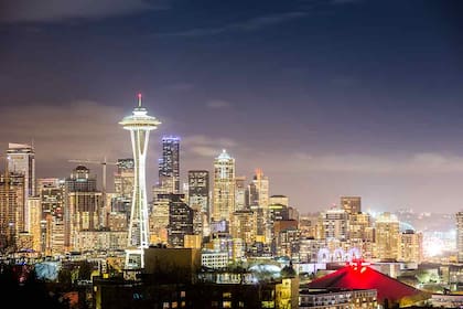Si bien el costo del alquiler en Seattle ronda los 1400 dólares, el promedio de ingreso anual bruto de una persona es de 100 mil dólares