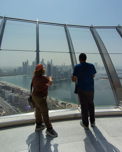 Vista de Dubi desde un rascacielos