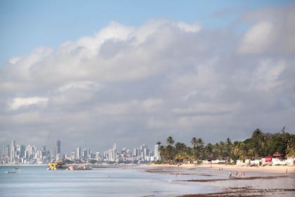 Vista de João Pessoa desde la costa.