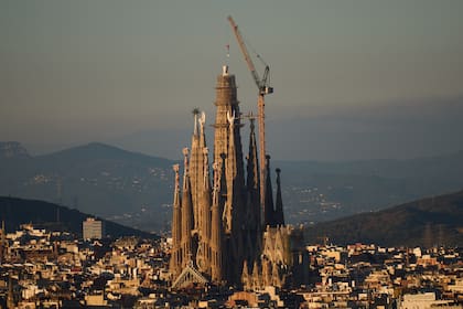 Vista de la basílica de la Sagrada Familia, cuando se convirtió en la iglesia más alta del mundo