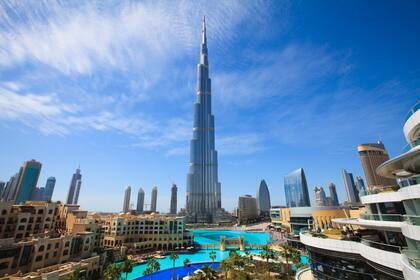 Vista de la ciudad con el imponente Burj Khalifa, el edificio más alto del mundo