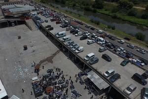 Más de 2000 policías realizan más 500 allanamientos en La Salada