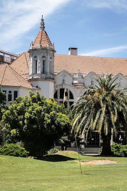 Vista de la imponente sede de Palermo.