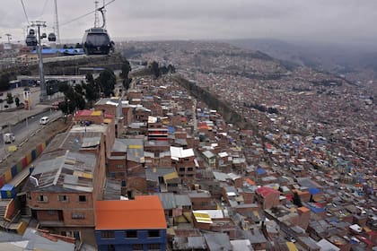 Vista de la ladera que une El Alto y La Paz, el 29 de septiembre de 2020