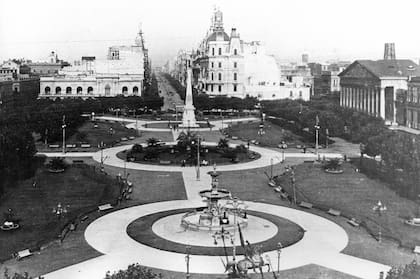 Vista de la Plaza de Mayo, fotografía sin fecha