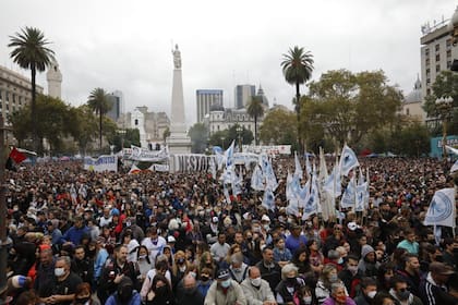 Vista de la plaza por el 24 de Marzo día de la Memoria.
