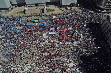 Vista de los alrededores del Congreso durante el tratamiento de la ley de emergencia alimentaria