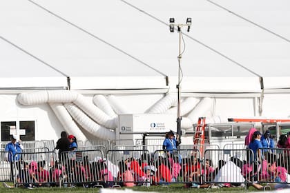 Vista de los campos donde están los menores detenidos en la frontera con México