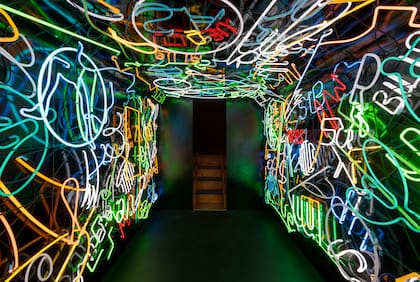 Vista de sala de "La Menesunda según Marta Minujín" (1965 - 2024), en Intensify life, Copenhagen Contemporary, Dinamarca, 2024