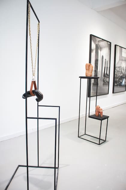 Vista de sala del nuevo espacio, con obras de Alexis Minkiewicz