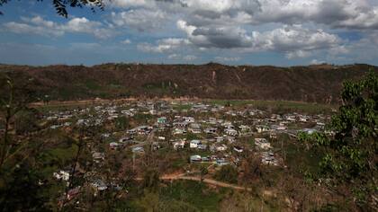 Vista de San Lorenzo, Puerto Rico un pueblo aislado, luego del paso del Huracán Maria destruyera el puente que los conectaba.