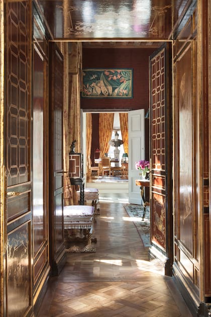 Vista de un sector de la suite tomada desde la sala de estar china.