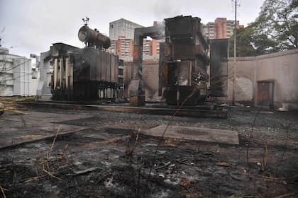 Vista de una subestación eléctrica dañada de la compañía eléctrica estatal Corpoelec en Caracas.