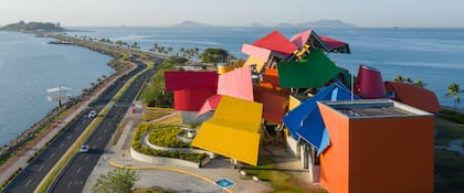 Vista del Biomuseo diseñado por Frank Gehry en Panamá