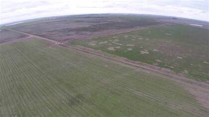 Vista aérea de los campos del Ejército subastados por la AABE.