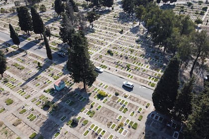 Vista del cementerio de Chacarita en el primer día de apertura tras el cierre por la cuarentena