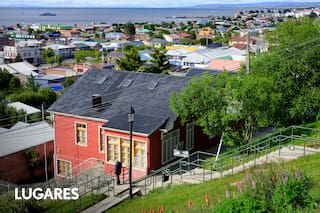 La pintoresca ciudad que es punto de partida a la Antártida y otras aventuras náuticas