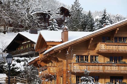 Vista del imponente chalet que ya mismo empezamos a recorrer.