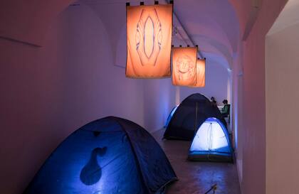 Vista del escenario de Stellarator, de Mariano Giraud, antes de que comience la función de realidad virtual