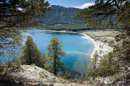 Vista del lago Meliquina en Neuquén.