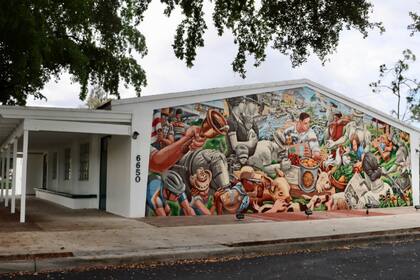 Vista del Museo Histórico de la antigua escuela de Davie; la ciudad implementará la semana laboral de cuatro días