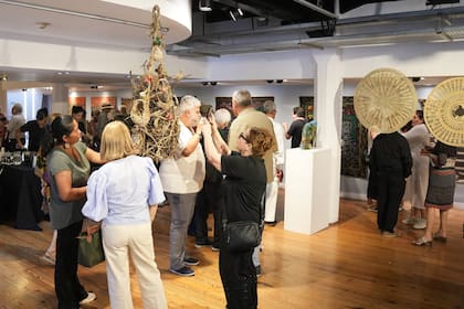 Vista del pabellón de Bellas Artes de la UCA durante la inauguración de exposición bienal