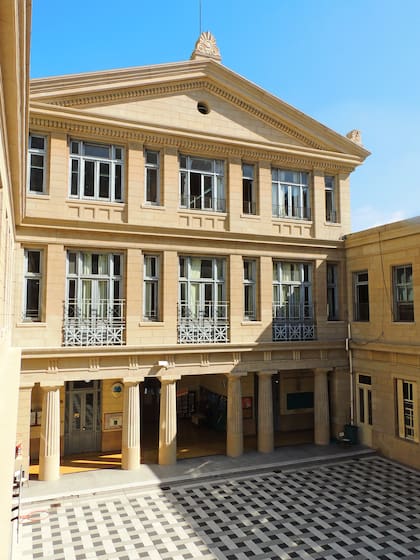 Vista del patio central de la institución.