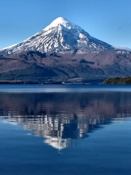 La declaración del volcán Lanín como sitio sagrado mapuche generó una fuerte reacción en Neuquén.