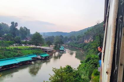 Vista desde el tren en Tailandia.