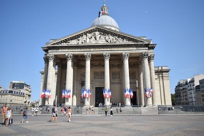 Vista exterior del Panteón de París