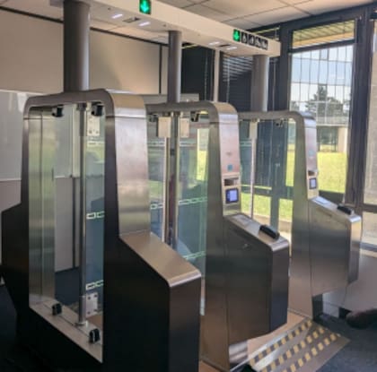 Vista general de los molinetes del subte de Nueva York