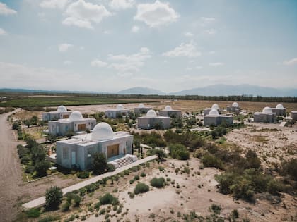 Vista panorámica del complejo Chozos Resort, ubicado en Agrelo, Luján de Cuyo, en plena Ruta del Vino