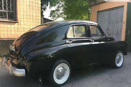 Vista posterior del Warszawa M-20