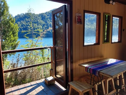 Vista privilegiada al lago Correntoso.