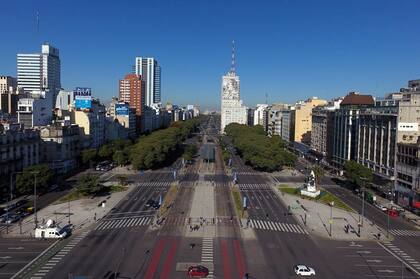 Vistas hechas con el drone de LA NACION de la avenida 9 de Julio vacía